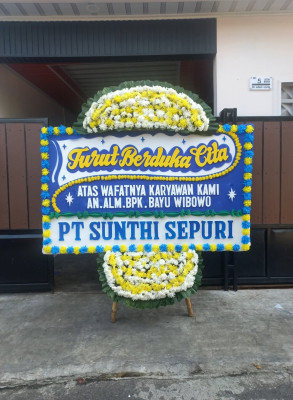 Papan Bunga Duka di Sumber Agung