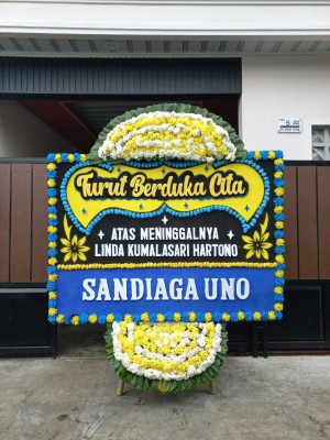 Papan Bunga Duka di Sumber Agung