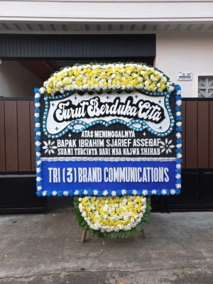 Papan Bunga Duka di Sumber Agung